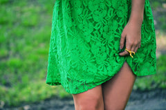 OOTD: kelly green on grass