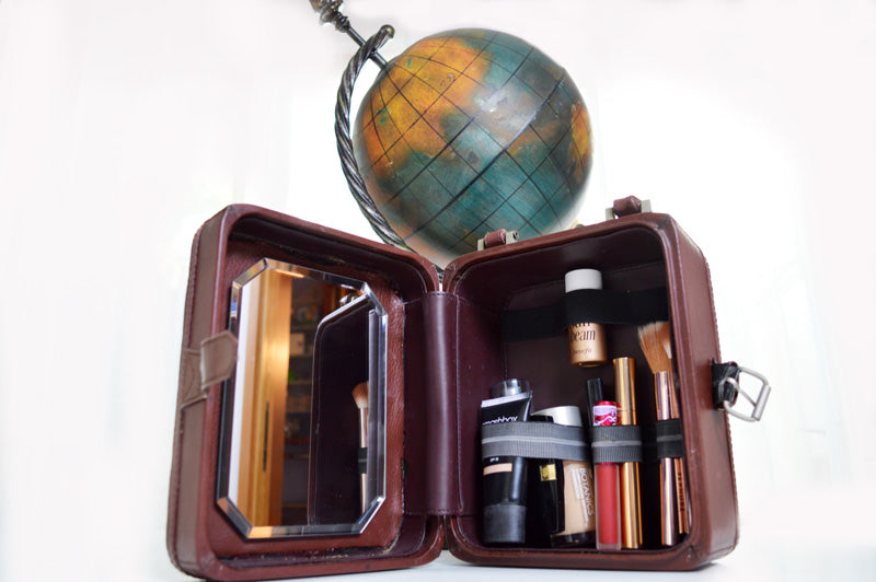 DIY traveling vanity and cosmetics case