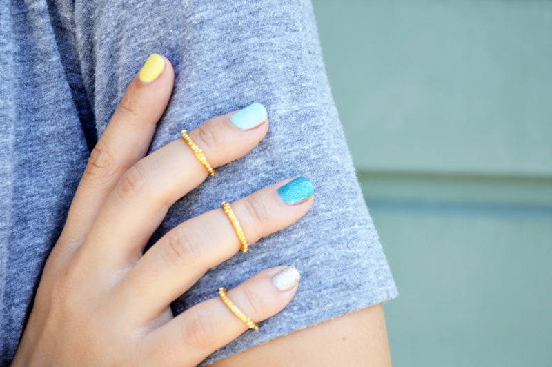 nails of the week: yellow, mint and glitter pale palette