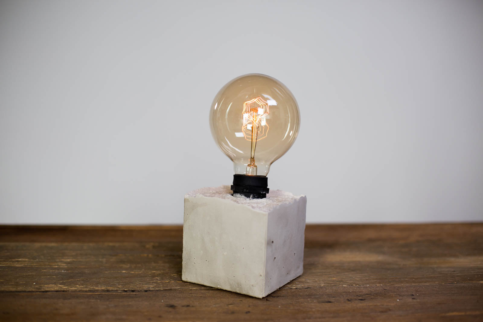 DIY Concrete Lamp