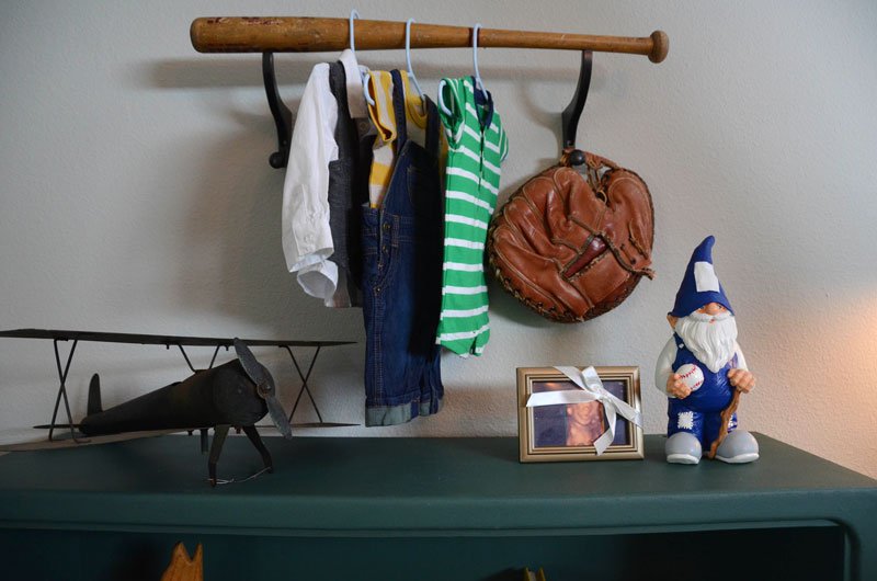 DIY Vintage Baseball Bat Clothes Rack