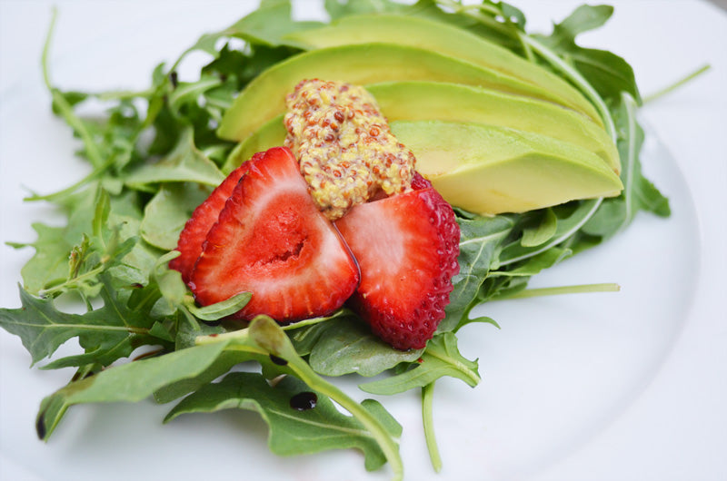 DIY food: strawberry and arugula salad with whole grain mustard