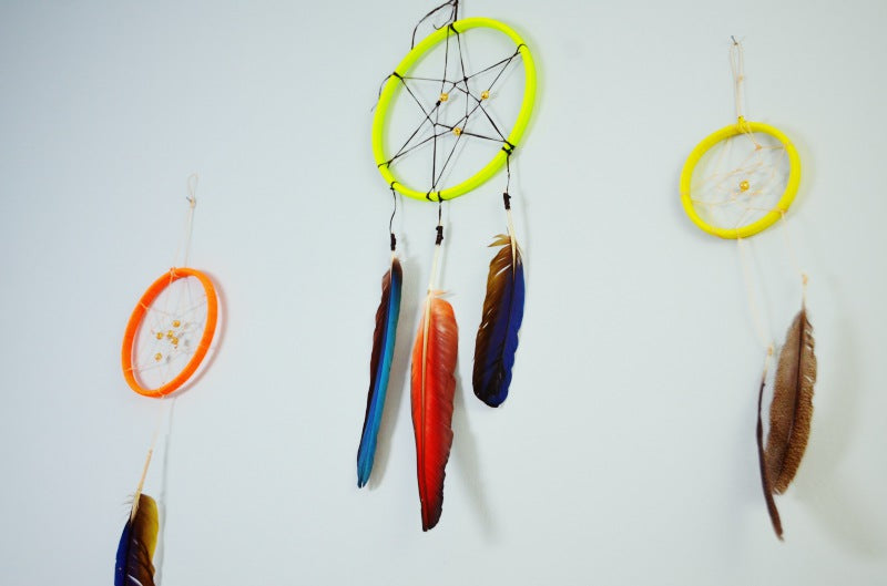 DIY neon dreamcatchers