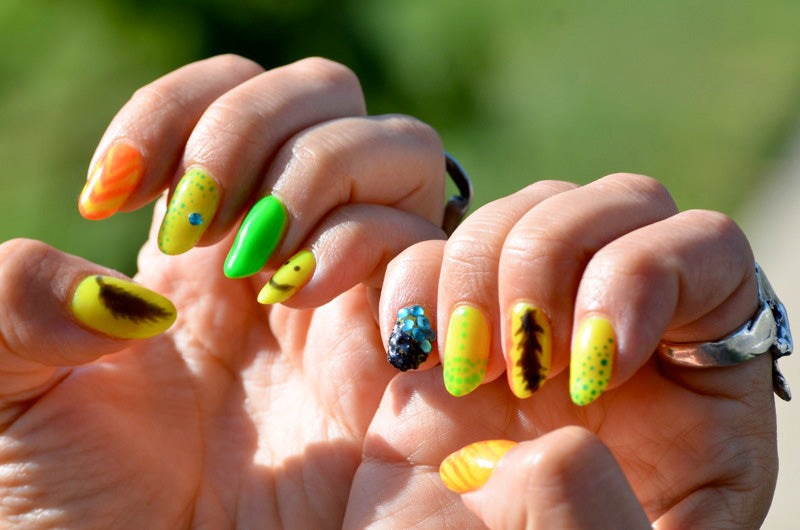 nails of the week: neon color scheme