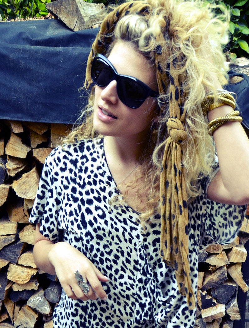 outfit: white leopard, yellow leopard