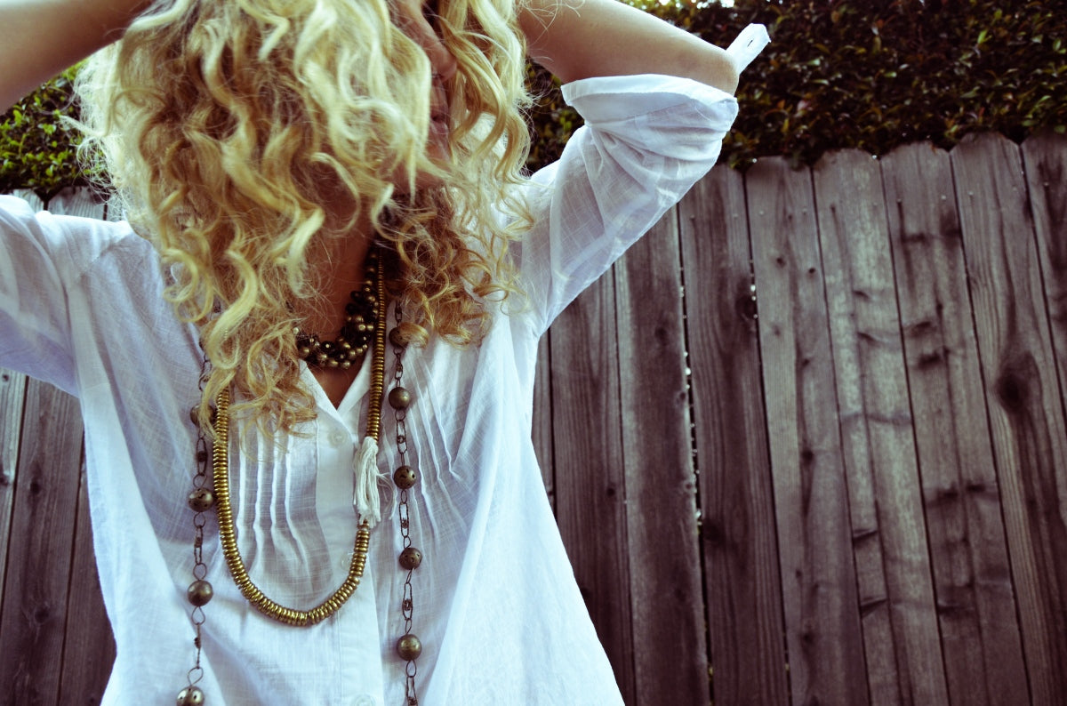 outfit: that's a lot of necklaces